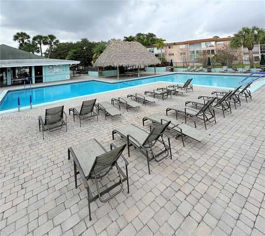 412 SW Natura Ave, Deerfield Beach, FL 33441