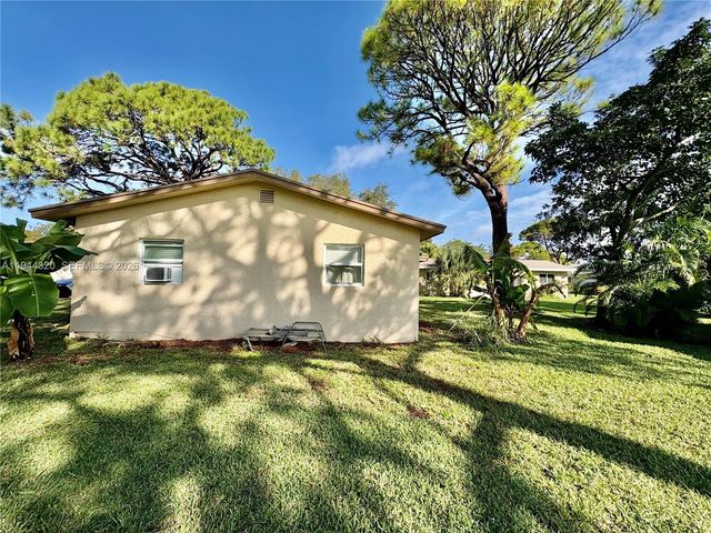 412 SW Natura Ave, Deerfield Beach, FL 33441