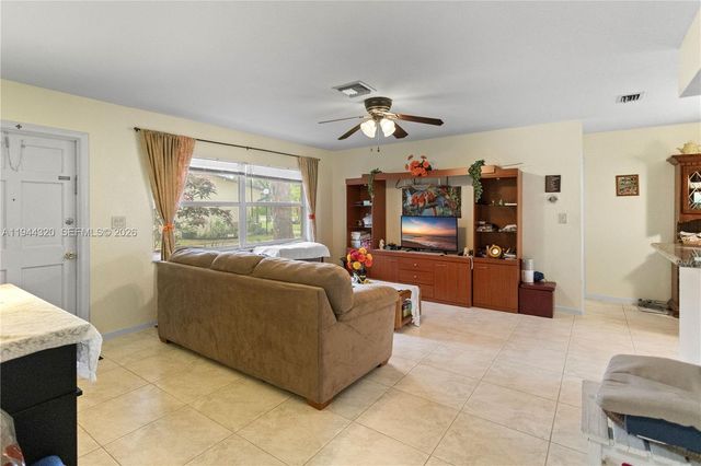 412 SW Natura Ave, Deerfield Beach, FL 33441