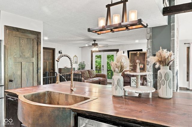 8671 S Kinman Drive, Nineveh, IN 46164