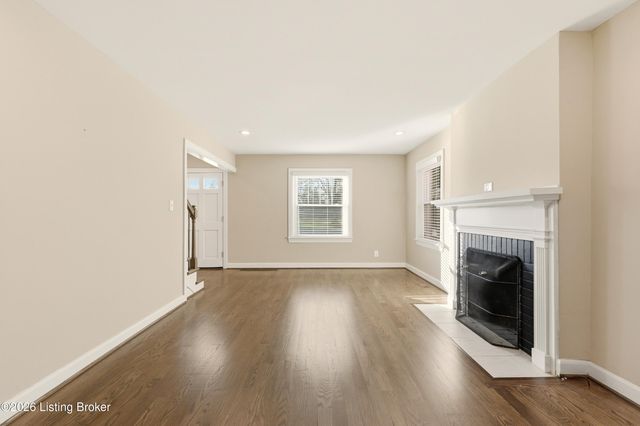 7809 New La Grange Rd, Louisville, KY 40222