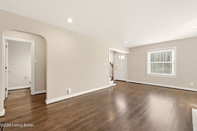 7809 New La Grange Rd, Louisville, KY 40222