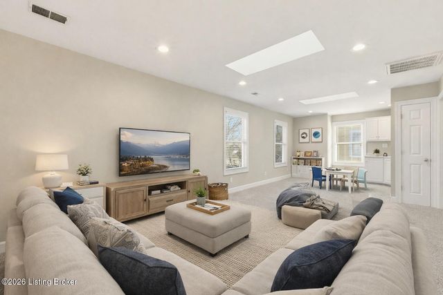 7809 New La Grange Rd, Louisville, KY 40222