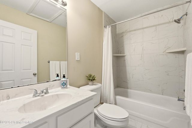 7809 New La Grange Rd, Louisville, KY 40222