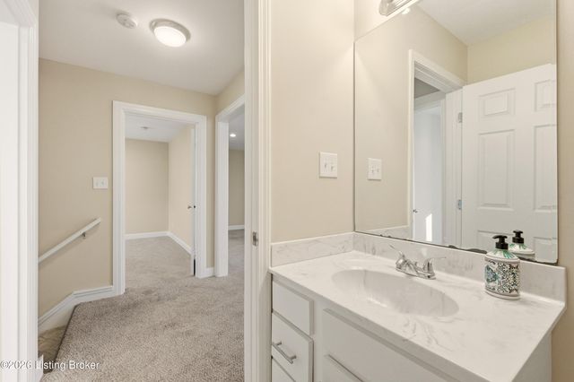 7809 New La Grange Rd, Louisville, KY 40222