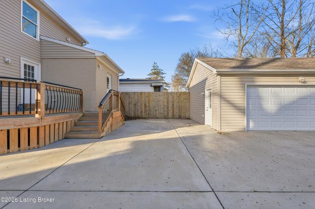 7809 New La Grange Rd, Louisville, KY 40222