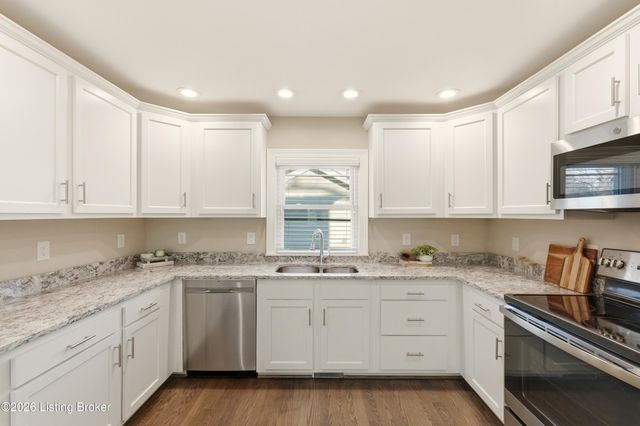 7809 New La Grange Rd, Louisville, KY 40222