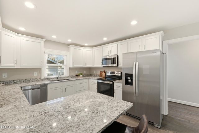 7809 New La Grange Rd, Louisville, KY 40222