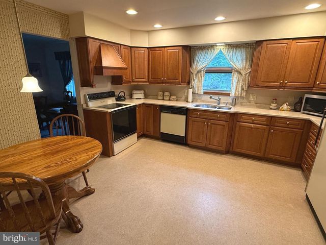 202 PATRICIA AVE, Millville, NJ 08332