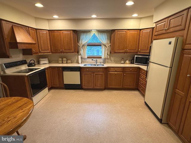 202 PATRICIA AVE, Millville, NJ 08332