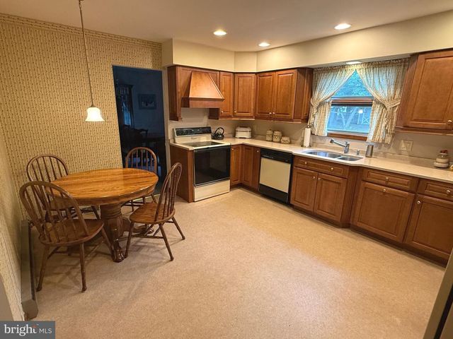 202 PATRICIA AVE, Millville, NJ 08332