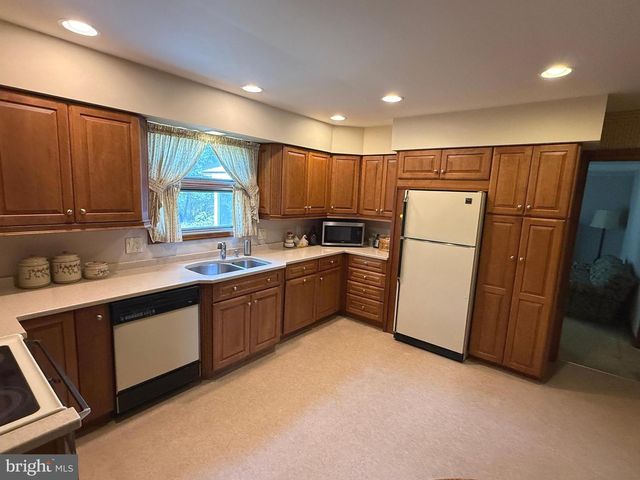 202 PATRICIA AVE, Millville, NJ 08332