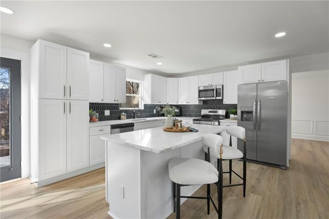 2462 Wrangler SW Drive, Atlanta, GA 30331