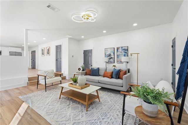 2462 Wrangler SW Drive, Atlanta, GA 30331