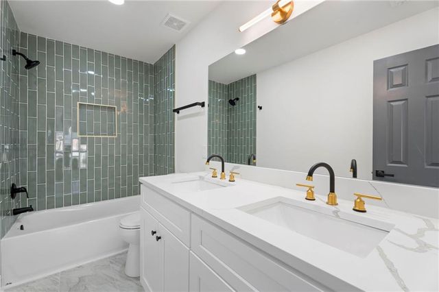 2462 Wrangler SW Drive, Atlanta, GA 30331