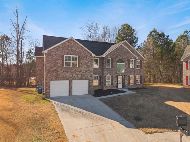 2462 Wrangler SW Drive, Atlanta, GA 30331
