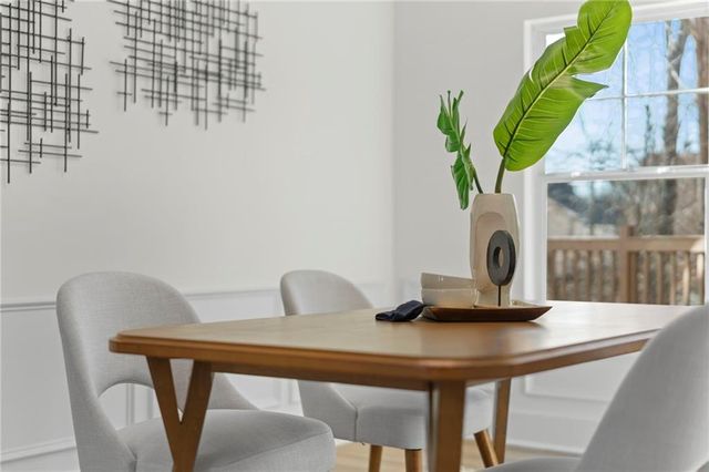 2462 Wrangler SW Drive, Atlanta, GA 30331