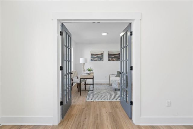 2462 Wrangler SW Drive, Atlanta, GA 30331