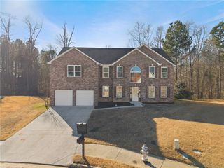 2462 Wrangler SW Drive, Atlanta, GA 30331