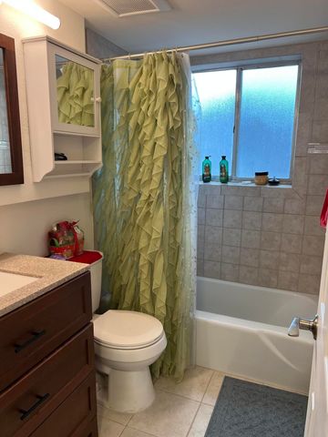 2286 Lake Osborne Drive 16, Lake Worth Beach, FL 33461