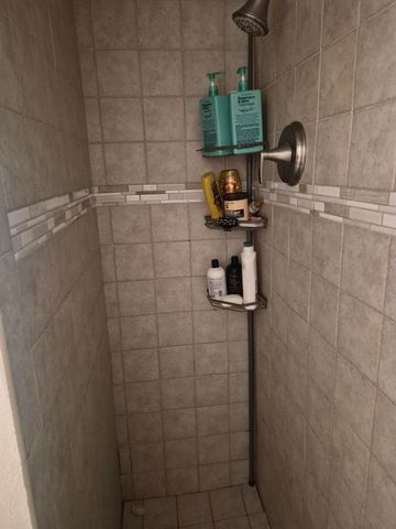 2286 Lake Osborne Drive 16, Lake Worth Beach, FL 33461