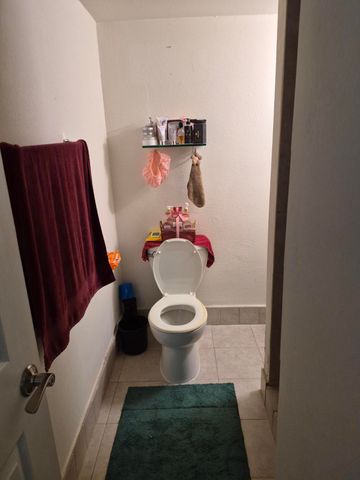 2286 Lake Osborne Drive 16, Lake Worth Beach, FL 33461