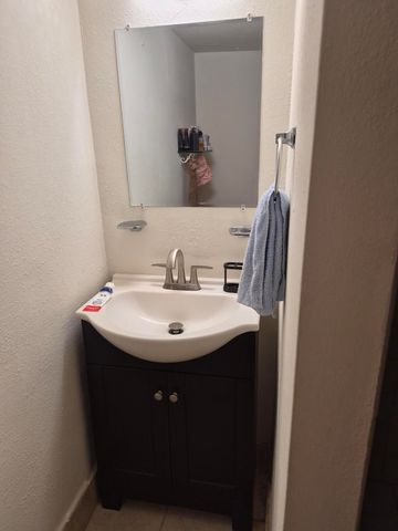 2286 Lake Osborne Drive 16, Lake Worth Beach, FL 33461