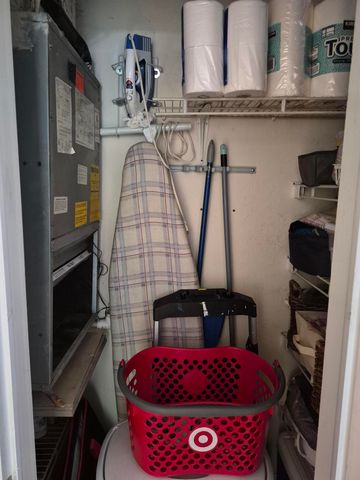 2286 Lake Osborne Drive 16, Lake Worth Beach, FL 33461