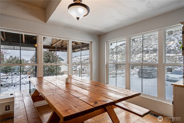 655 Swanson Gulch Rd, Manson, WA 98831