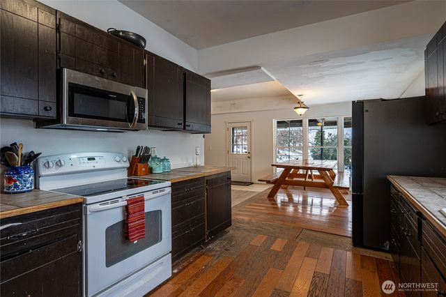 655 Swanson Gulch Rd, Manson, WA 98831