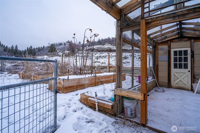 655 Swanson Gulch Rd, Manson, WA 98831