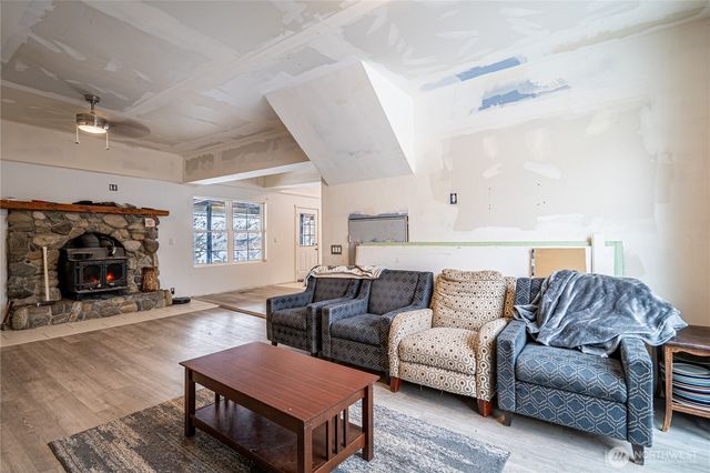 655 Swanson Gulch Rd, Manson, WA 98831