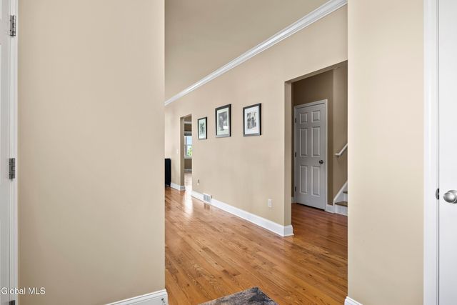 1 Milner Court, Albany, NY 12208