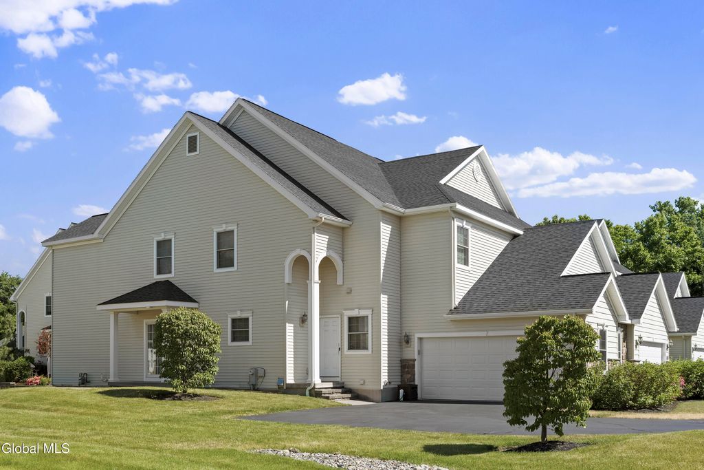 1 Milner Court, Albany, NY 12208