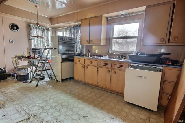 2505 Hubertus Avenue, Fort Wayne, IN 46805