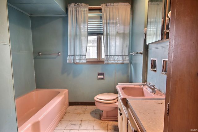 2505 Hubertus Avenue, Fort Wayne, IN 46805