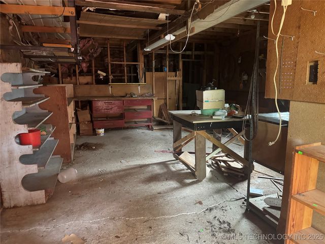 1524 W Maple Street W, Durant, OK 74701