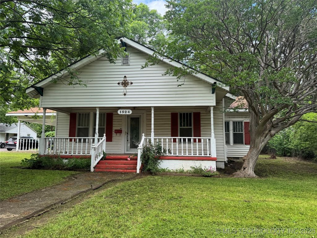 1524 W Maple Street W, Durant, OK 74701