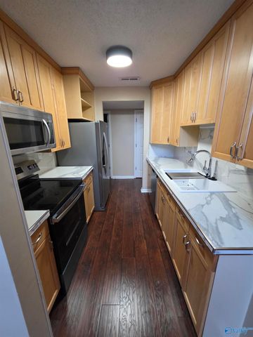 1127 Stones Throw Drive, Huntsville, AL 35806