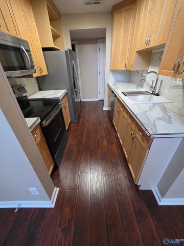 1127 Stones Throw Drive, Huntsville, AL 35806