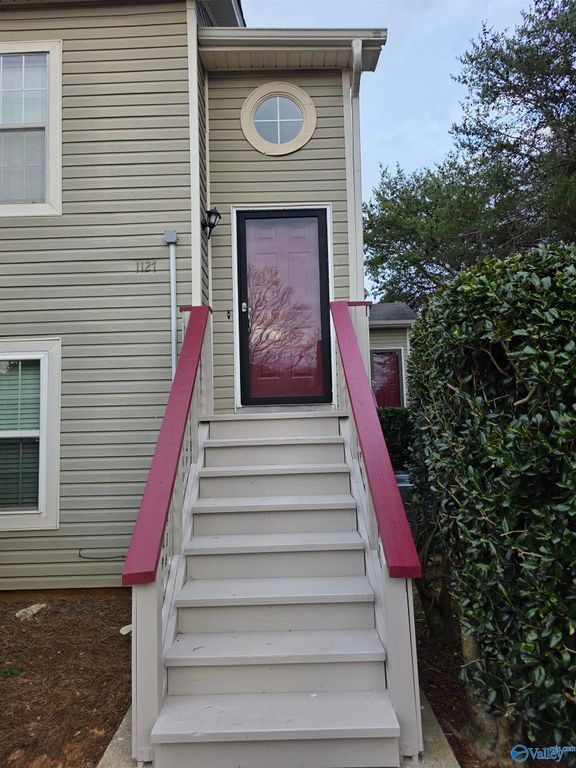 1127 Stones Throw Drive, Huntsville, AL 35806