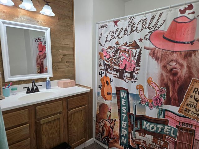 1123 County Road 2254, Cleveland, TX 77327