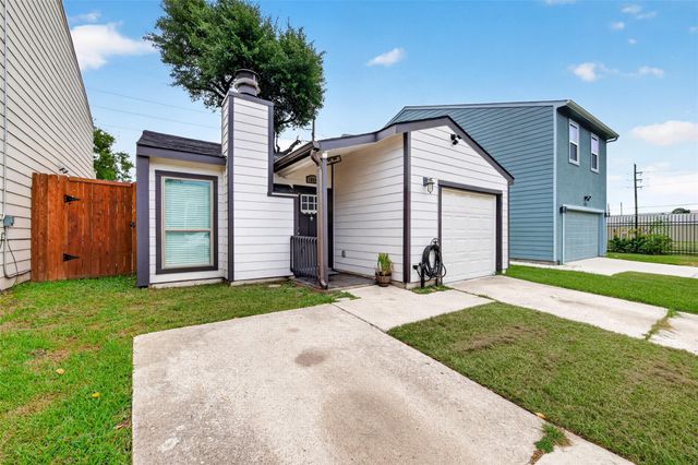 10244 Bridgeland Lane, Houston, TX 77041