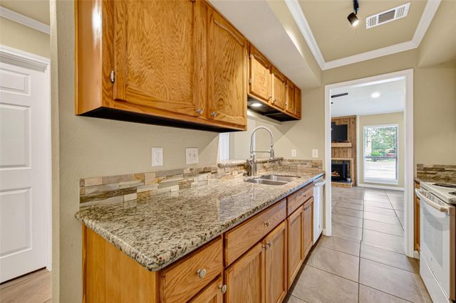 10244 Bridgeland Lane, Houston, TX 77041
