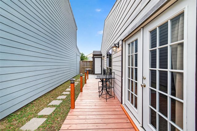 10244 Bridgeland Lane, Houston, TX 77041