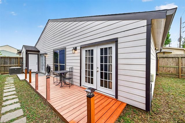 10244 Bridgeland Lane, Houston, TX 77041