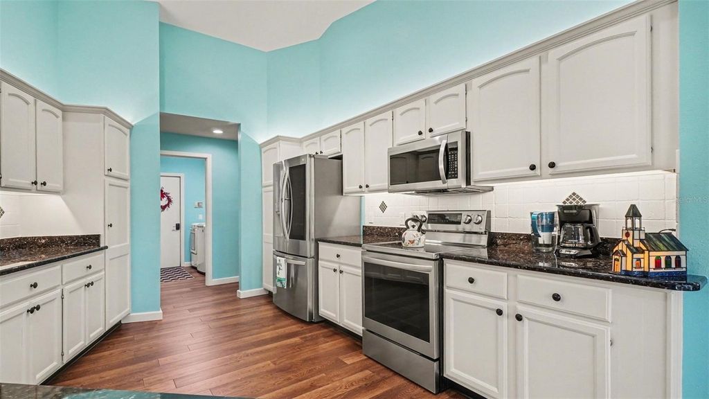 Image 12 of property listing at 17 LONGLEAF COURT, Homosassa, FL 34446