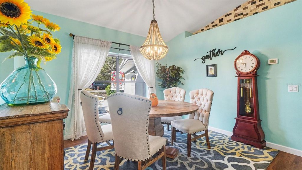 Image 8 of property listing at 17 LONGLEAF COURT, Homosassa, FL 34446