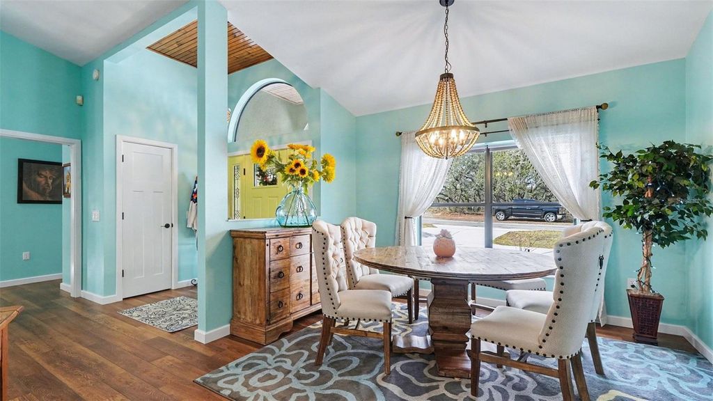 Image 9 of property listing at 17 LONGLEAF COURT, Homosassa, FL 34446