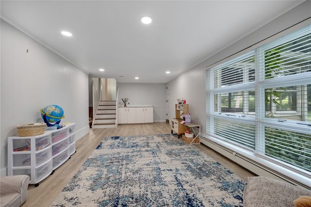 21 Arlington Drive, Pittsford, NY 14534